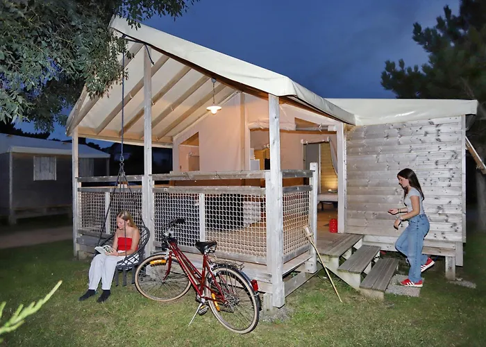 Seasonova Camping Les 7 Iles
